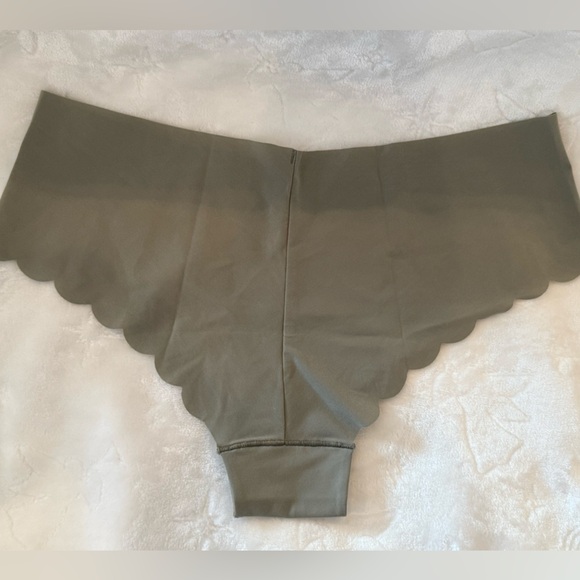 Victoria’s Secret PINK No Show Scalloped Edge Panty Duo Red & Sage Size M, NWT - Picture 5 of 7